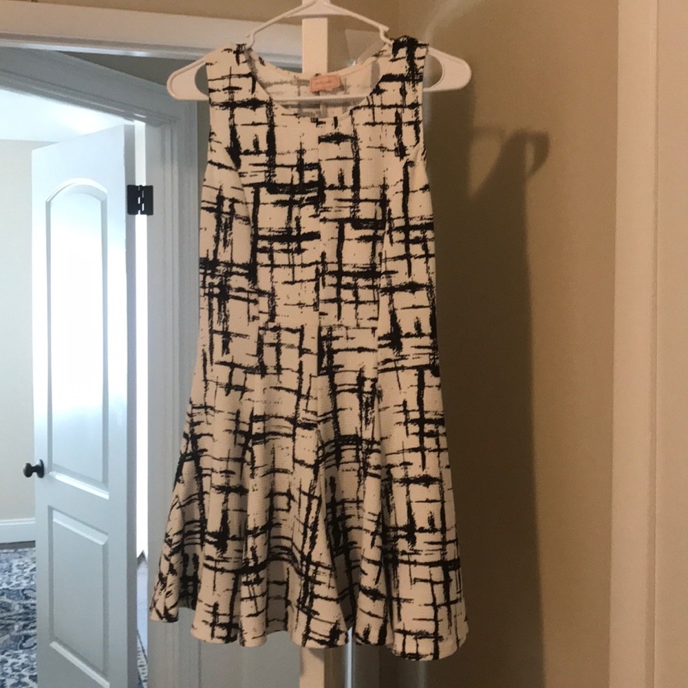 Love...Ady black and white dress